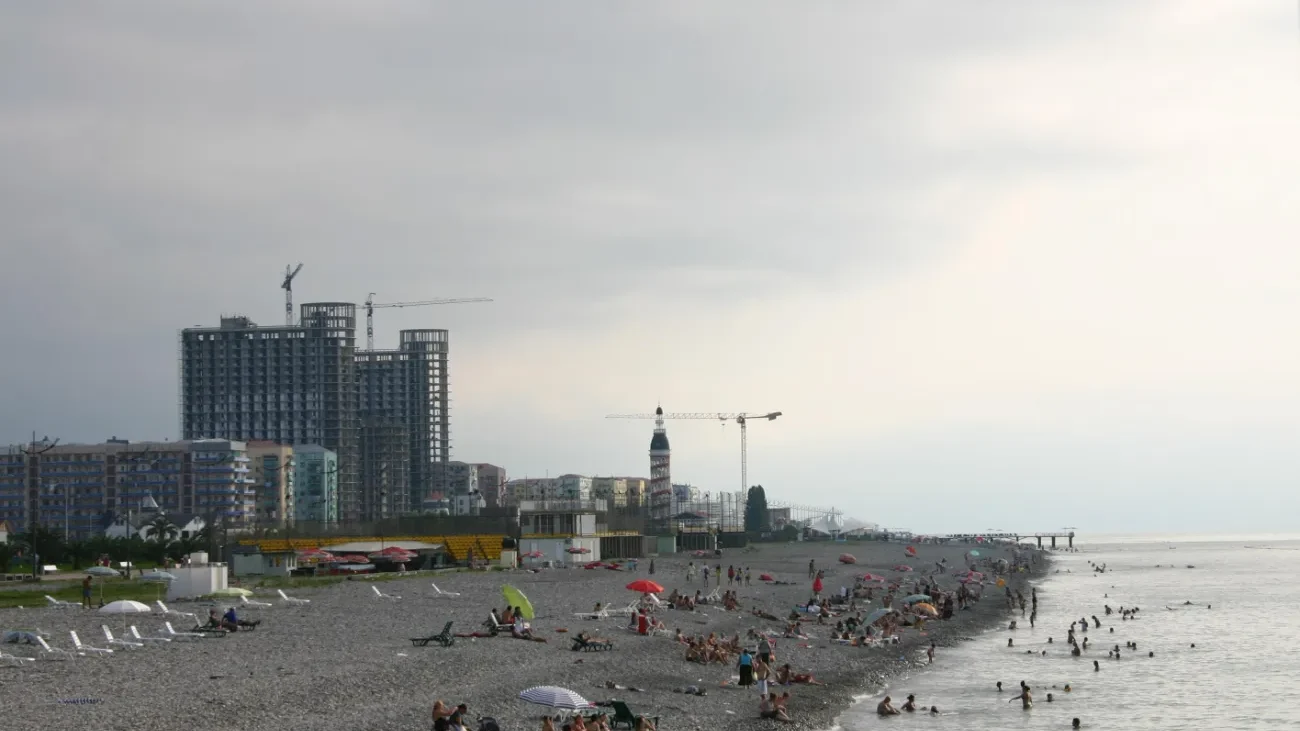 Tüm yıl boyunca Batum'da yaşamak: gerçek mi yoksa sadece tatil için mi?
