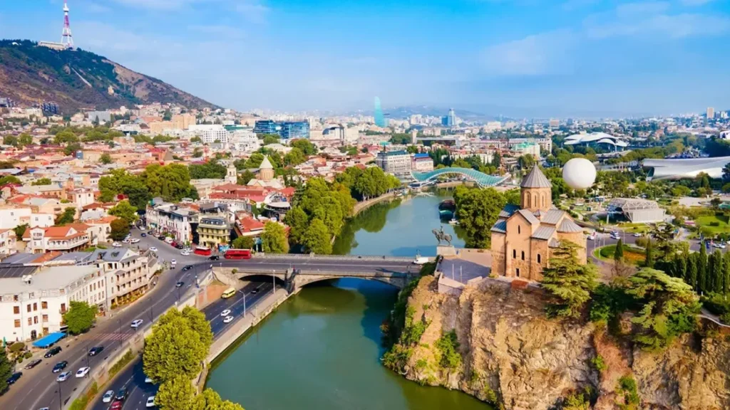 Teknoloji girişimleri ve yaratıcı merkezler Tiflis'teki konut piyasasını nasıl etkiliyor?