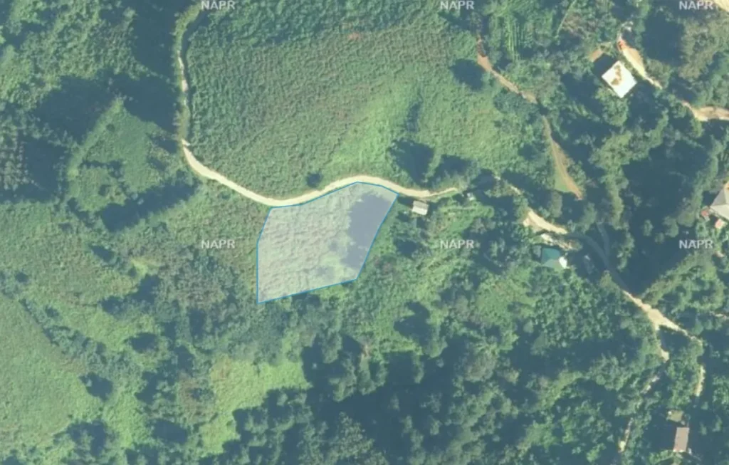 Ampio appezzamento di terreno con vista mare di 2500 m² a