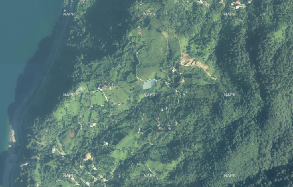 Ampio appezzamento di terreno con vista mare di 2500 m² a