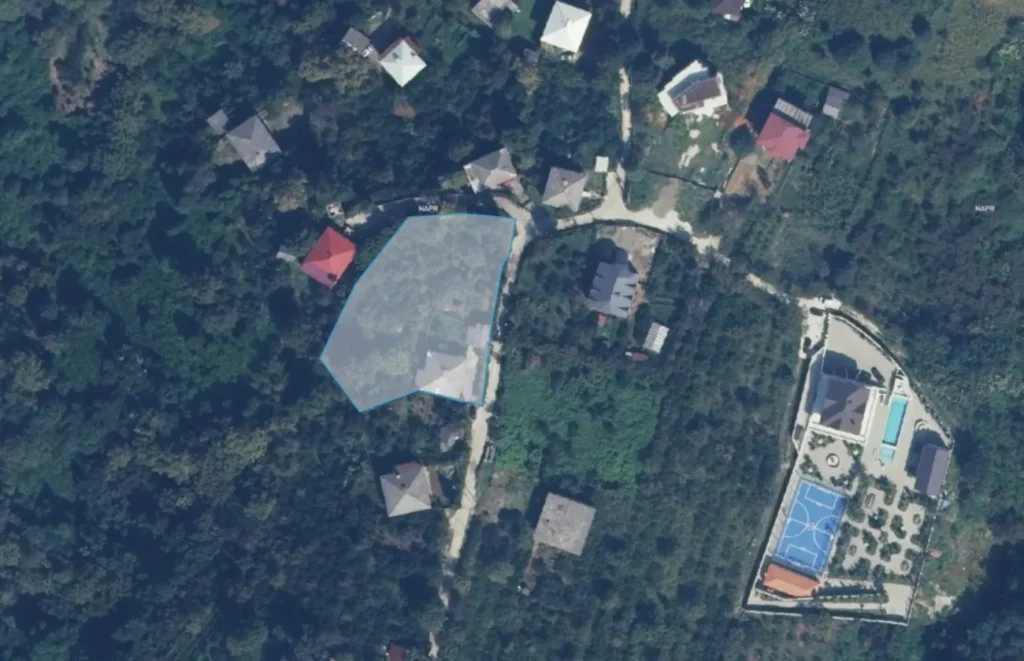 Terreno in un'area prestigiosa di 1000 m² a