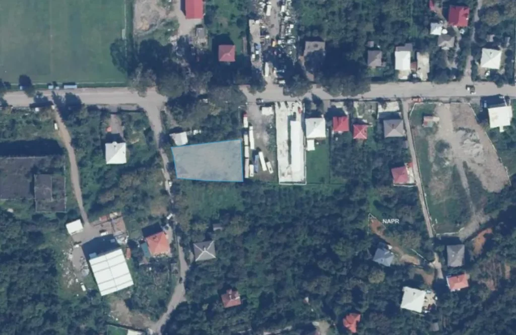 Appezzamento di terreno pianeggiante di 1325 m² nella zona di