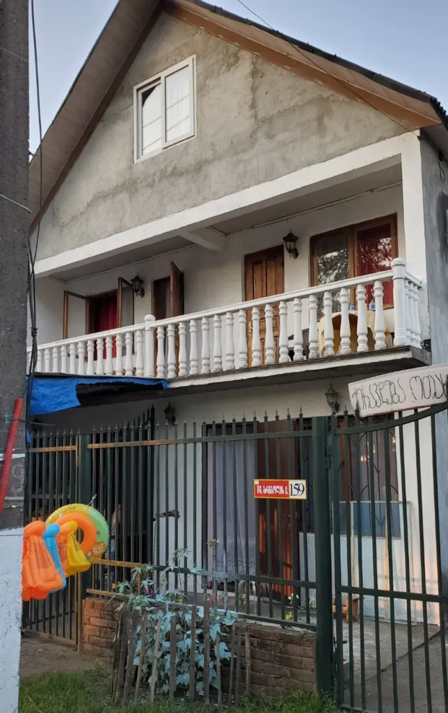 Casa a quattro piani in prima linea di 400 mq in