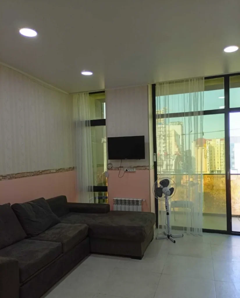 Yenilenmekte olan geniş stüdyo 38 m² açık
